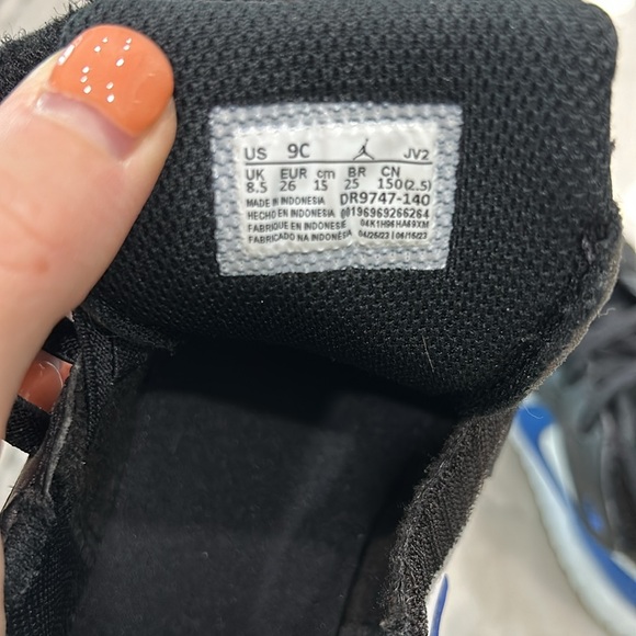 Jordans EUC size 9c - Picture 5 of 7